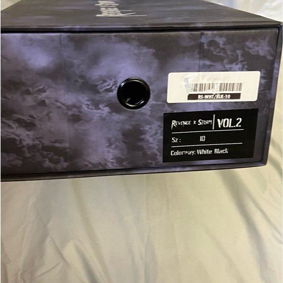 Revenge X Storm Size 10 New in Box high tops - Picture 10 of 11